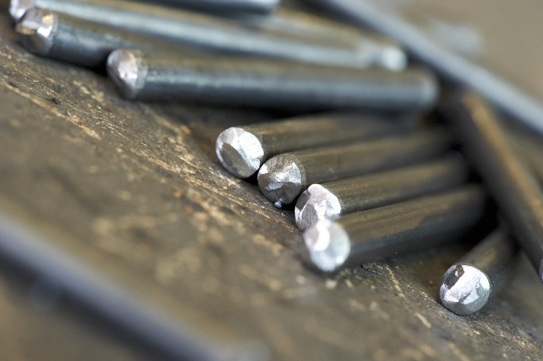 Stahlmaterial in der Werkstatt der Schlosserei Lienhard